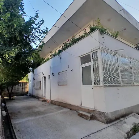 Apartment Taverna Laberia 2