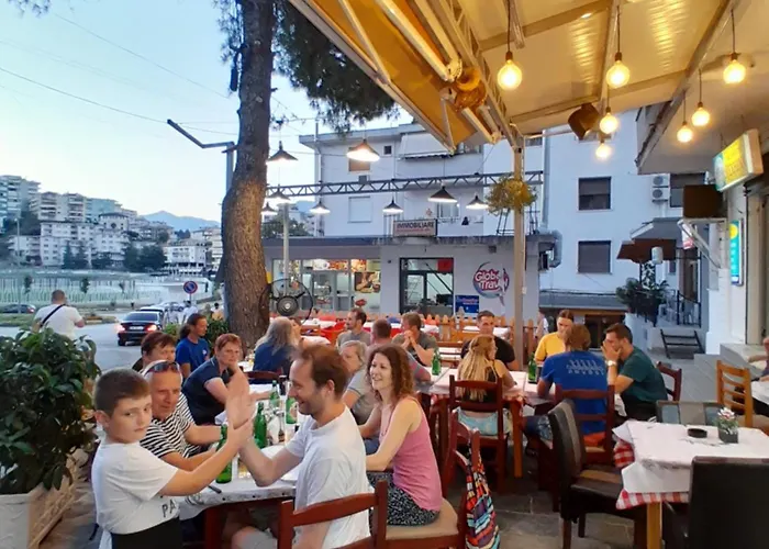 Taverna Laberia 2 Lejlighed Gjirokastër